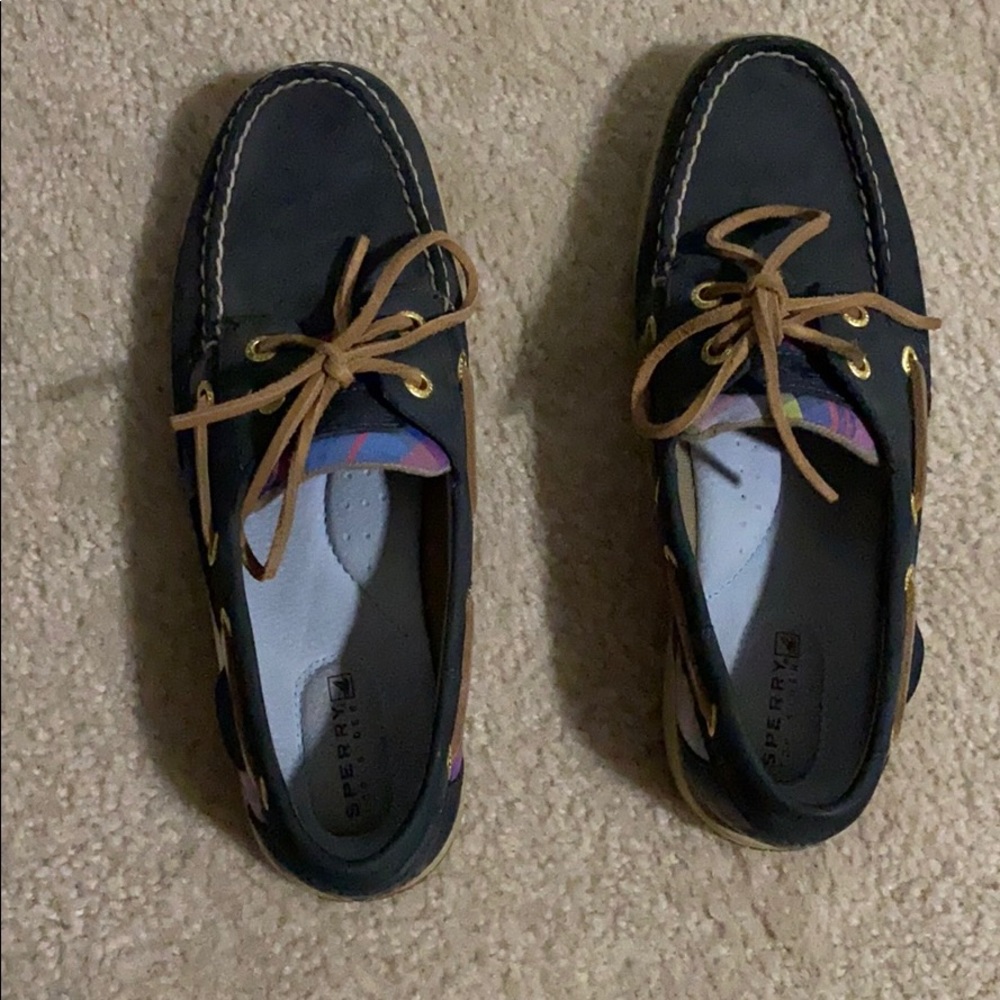 Women’s Sperrys’ flats